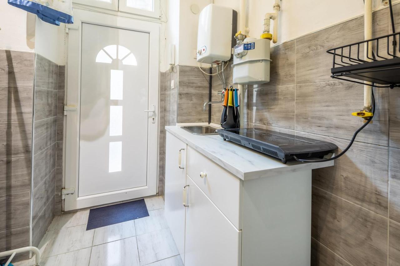 Simple And Central A C Home Budapest Exterior photo